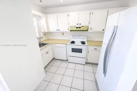 Kitchen - 1630 W 46th St #514B, Hialeah, FL 33012 photo 1 of 2