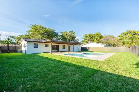 14515 Mahogany Ct, Miami Lakes, FL 33014
