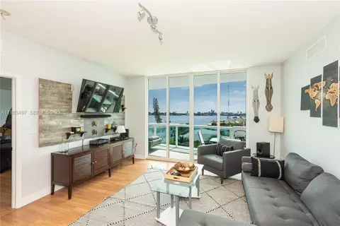 7910 Harbor Island Dr #502, North Bay Village, FL 33141