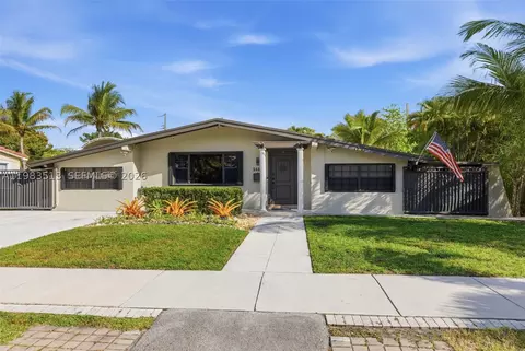 2485 NE 214th St, Miami, FL 33180