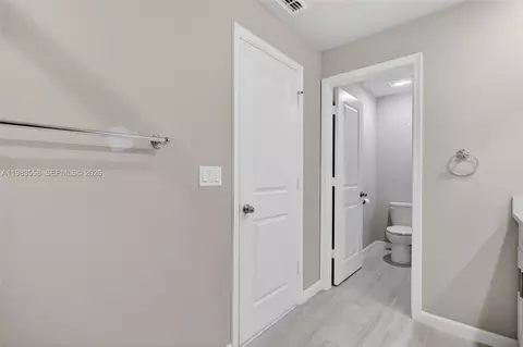 Entry Way - 5610 SEdgewater Cir, Stuart, FL 34997 photo 10 of 11