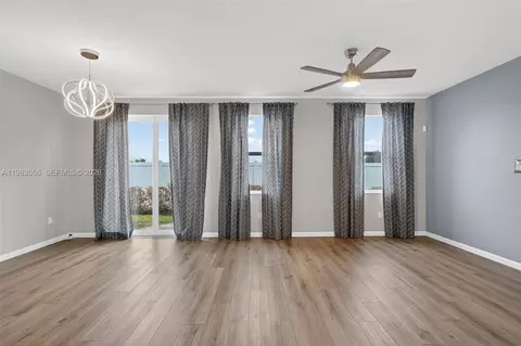 Living - 5610 SEdgewater Cir, Stuart, FL 34997 photo 5 of 7