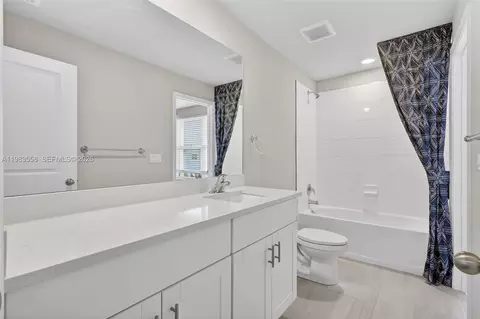 Bath - 5610 SEdgewater Cir, Stuart, FL 34997 photo 2 of 2