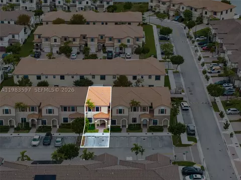View/Area - 9380 W 33rd Ln, Hialeah, FL 33018 photo 2 of 10