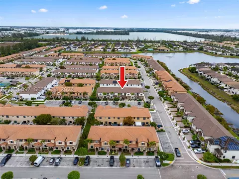 View/Area - 9380 W 33rd Ln, Hialeah, FL 33018 photo 5 of 10