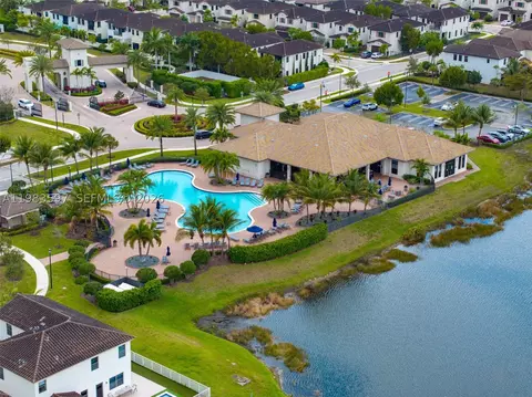 View/Area - 9380 W 33rd Ln, Hialeah, FL 33018 photo 9 of 10