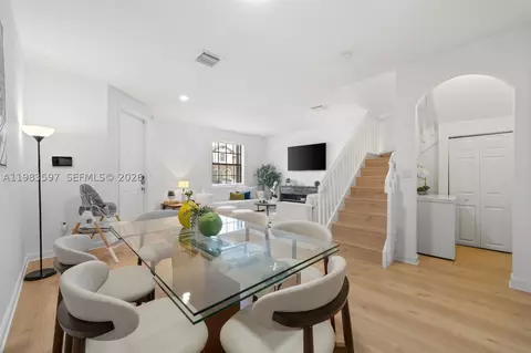 Dining - 9380 W 33rd Ln, Hialeah, FL 33018 photo 2 of 4
