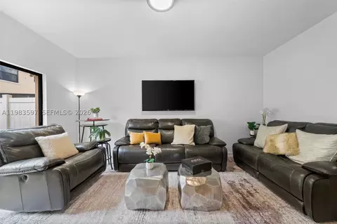 Living - 9380 W 33rd Ln, Hialeah, FL 33018 photo 1 of 2