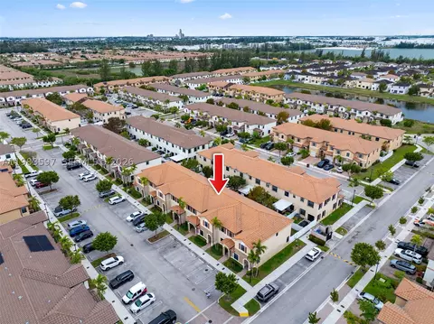 View/Area - 9380 W 33rd Ln, Hialeah, FL 33018 photo 7 of 10