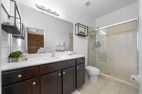 Bath - 9380 W 33rd Ln, Hialeah, FL 33018 photo 1 of 2
