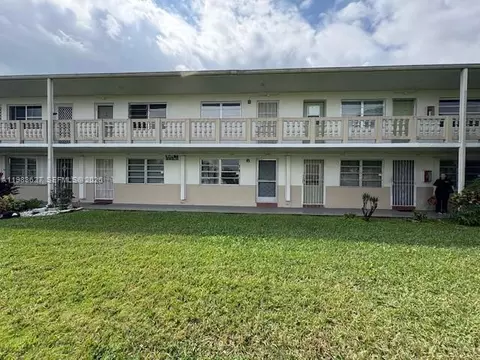 70 NE 202nd Ter #T12, Miami Gardens, FL 33179