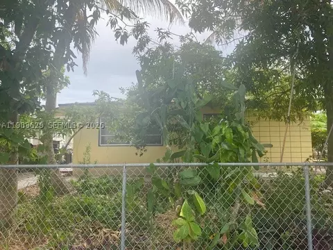 1990 NE 168 St, North Miami Beach, FL 33162