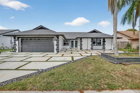 8301 NW 52nd St, Lauderhill, FL 33351