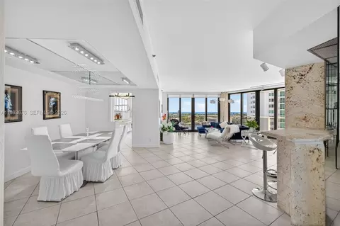 20281 E Country Club Dr #608, Aventura, FL 33180
