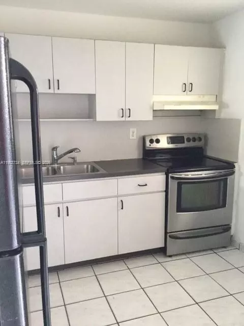 1855 W 60th St #423C, Hialeah, FL 33012