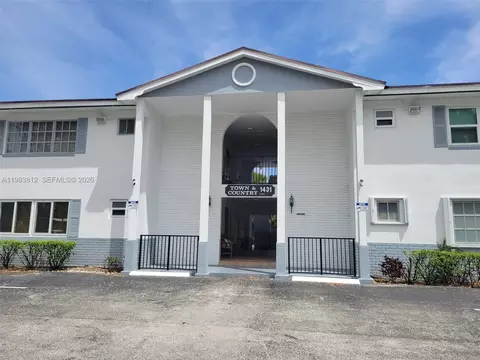 1431 S 14th Ave #114, Hollywood, FL 33020