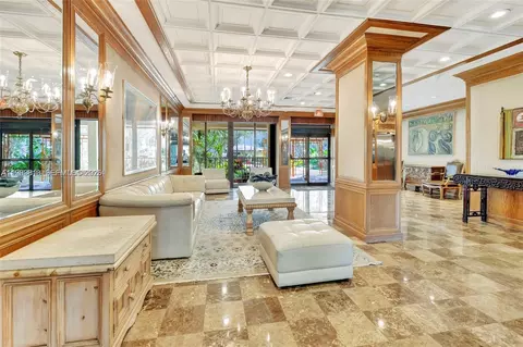 11111 Biscayne Blvd #8F, Miami, FL 33181