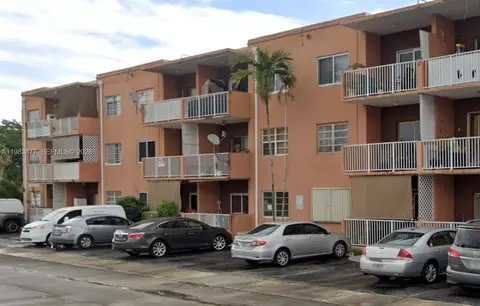 6850 W 16th Dr #211, Hialeah, FL 33014