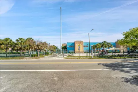919 Hillcrest Dr #210, Hollywood, FL 33021