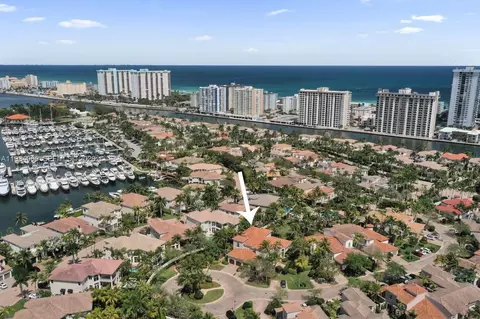 899 Spinnaker Dr W, Hollywood, FL 33019