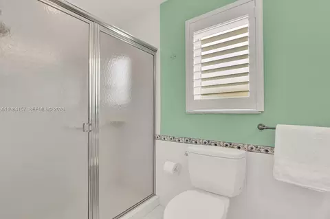 Bath - 3482 SE Court Dr, Stuart, FL 34997 photo 5 of 6