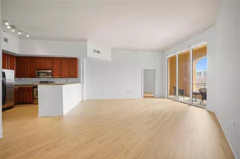 3001 NE 185th St #716, Aventura, FL 33180