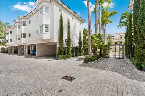 261 Navarre Ave #B-1, Coral Gables, FL 33134