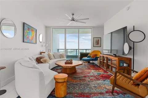900 Biscayne Blvd #5602, Miami, FL 33132