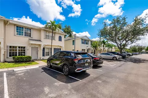 4914 SW 31st Ter # 8, Fort Lauderdale, FL 33312