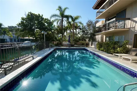 5201 Orduna Dr #12, Coral Gables, FL 33146