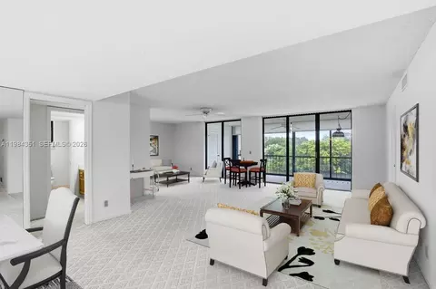 5188 Woodland Lakes Dr #337, Palm Beach Gardens, FL 33418