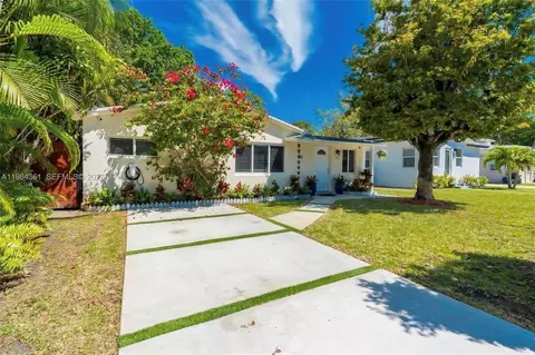 222 SW 7th St, Dania Beach, FL 33004