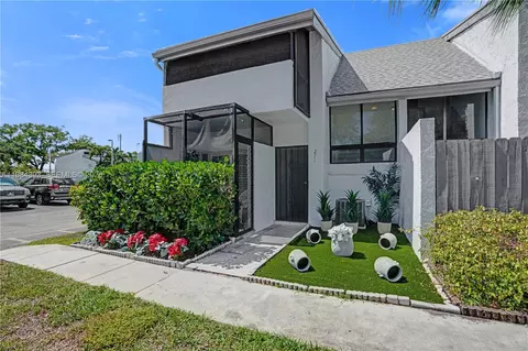 19220 NE 25th Ave #271B, Miami, FL 33180