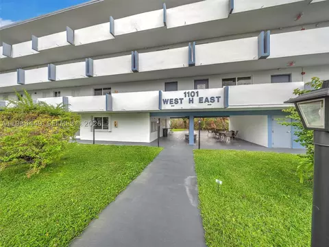 1101 NE 191st St #307, Miami, FL 33179