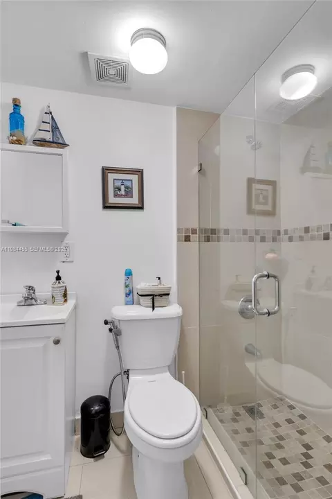 Bath - 213 W 20th St, Hialeah, FL 33010 photo 4 of 4