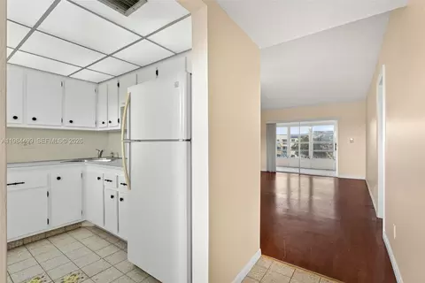 6070 NW 64th Ave #308, Tamarac, FL 33319