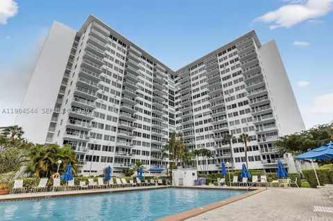 3233 NE 34th St #1207, Fort Lauderdale, FL 33308