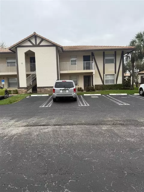 2305 NW 89th Dr #707, Coral Springs, FL 33065