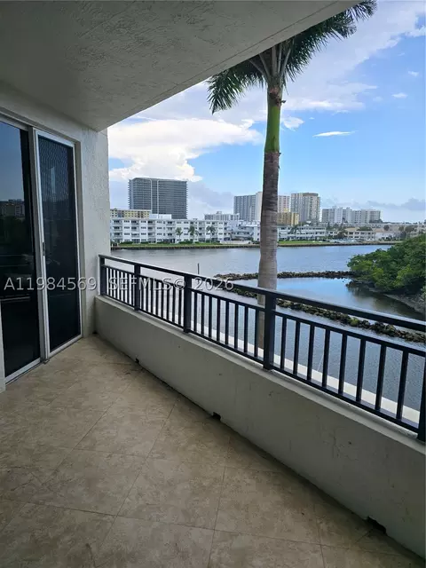 2880 NE 14th St Cswy #311, Pompano Beach, FL 33062
