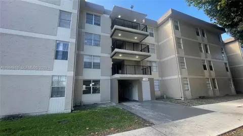 1805 W 56th St #113, Hialeah, FL 33012