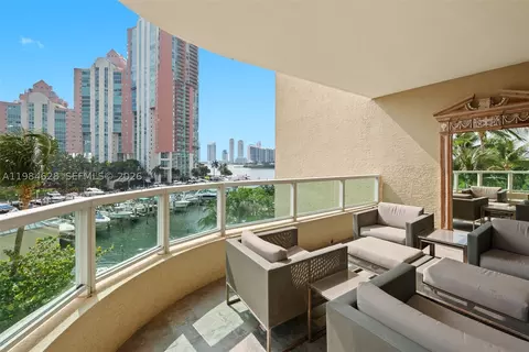 3340 NE 190th St #504, Aventura, FL 33180
