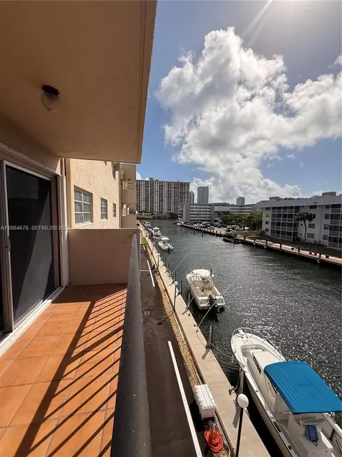 3860 NE 170th St #304, North Miami Beach, FL 33160