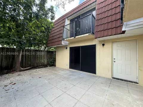 716 NW 98th Way, Plantation, FL 33324