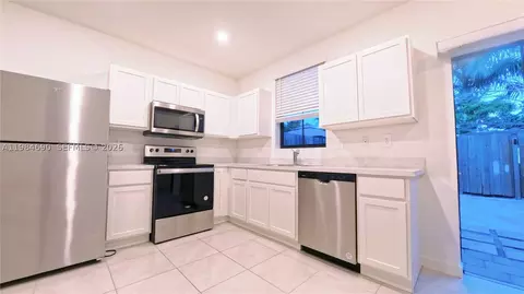1220 NE 5th Ct, Florida City, FL 33034
