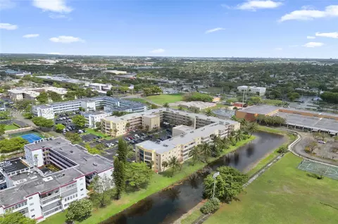 3940 NW 42nd Ave #320, Lauderdale Lakes, FL 33319