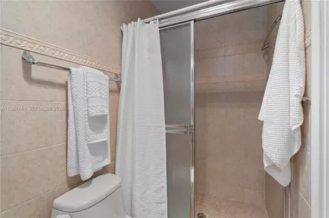Bath - 7600 W 12th Ave, Hialeah, FL 33014 photo 2 of 3