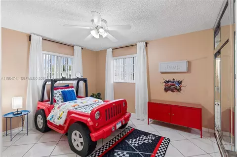 Bedroom - 7600 W 12th Ave, Hialeah, FL 33014 photo 8 of 9