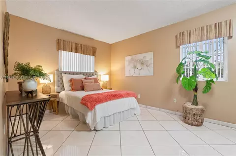 Bedroom - 7600 W 12th Ave, Hialeah, FL 33014 photo 3 of 9