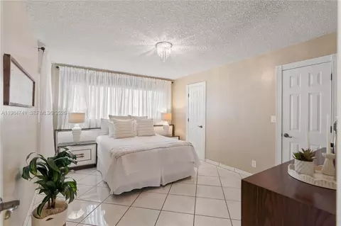 Bedroom - 7600 W 12th Ave, Hialeah, FL 33014 photo 1 of 9