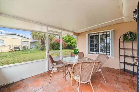 Exterior - 7600 W 12th Ave, Hialeah, FL 33014 photo 2 of 6